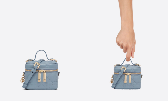 2022 DIOR加價|微型 LADY DIOR 化妝袋雲藍色 Cannage 藤格紋圖案羊皮現價:$14,700